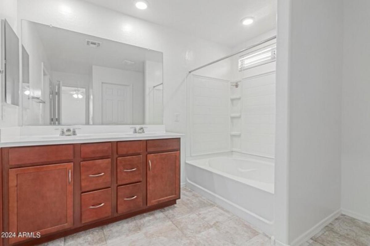 Дом с 3 спальнями в Гудиер, США № 413067