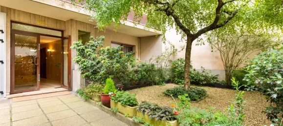 Studio in Paris, France No. 180200 12