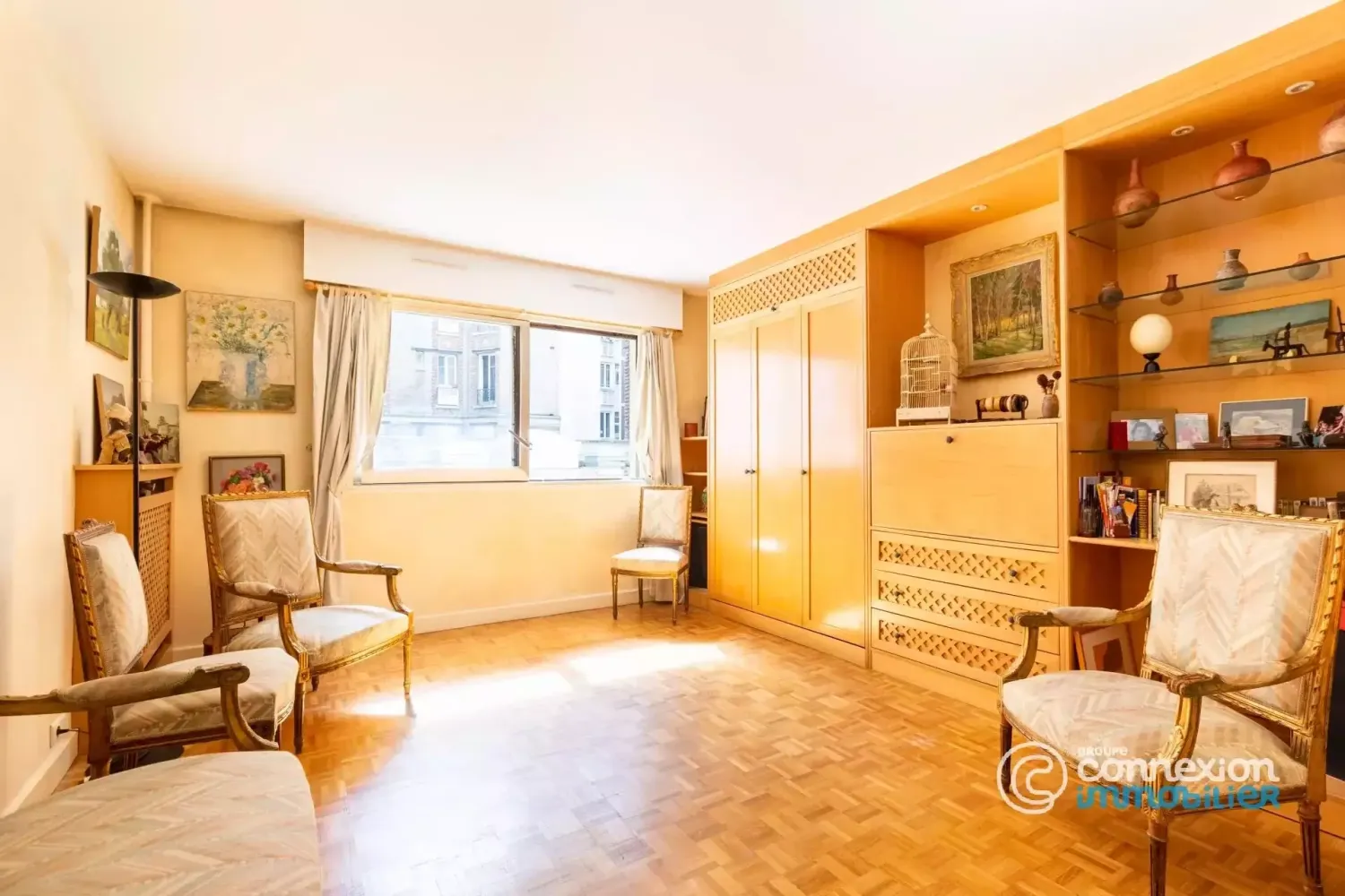 Studio in Paris, France No. 180200