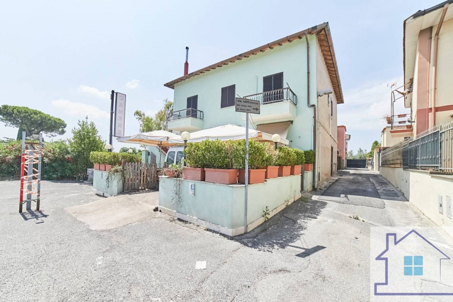 2 rooms Commercial property in Albano Laziale, Italy No. 302262