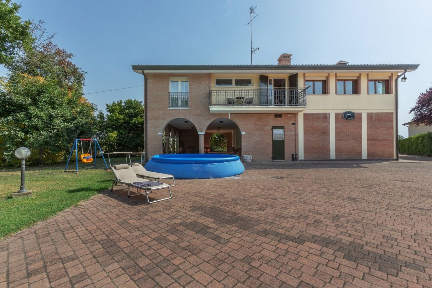 12 rooms Villa in Comacchio, Italy No. 33537