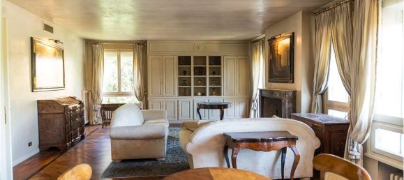 5 bedrooms Penthouse in Modena, Italy No. 260891 4