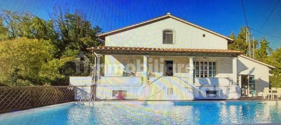 Villa de 5 dormitorios en Lucca, Italy No. 330046 9