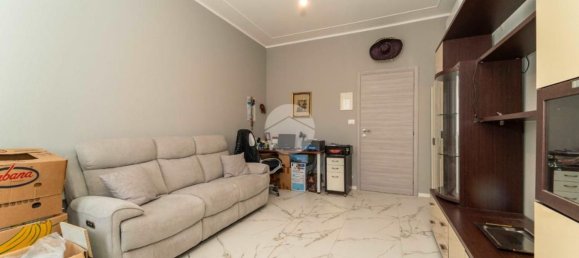 3 rooms Apartment in Turin, Italy No. 307008 22