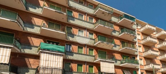 3 rooms Apartment in Turin, Italy No. 307008 5