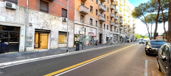5 rooms Commercial property in Rome, Italy No. 50124 12