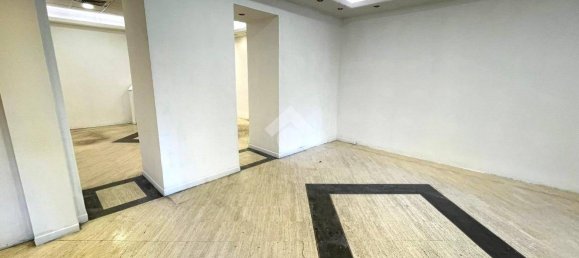 5 rooms Commercial property in Rome, Italy No. 50124 10