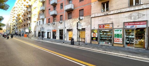 5 rooms Commercial property in Rome, Italy No. 50124 14