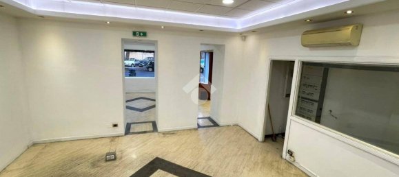5 rooms Commercial property in Rome, Italy No. 50124 8