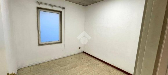 5 rooms Commercial property in Rome, Italy No. 50124 2
