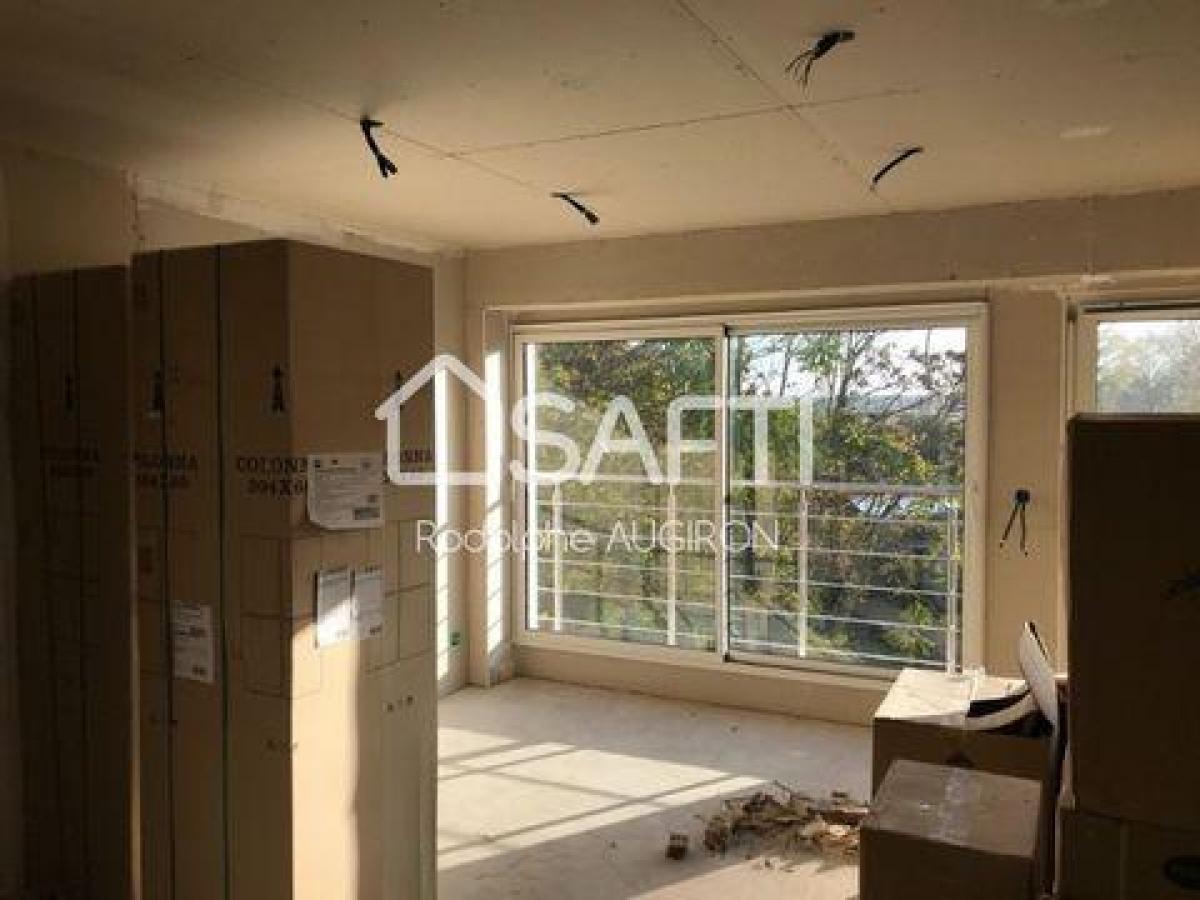 2 bedrooms Apartment in Blois, France No. 12841