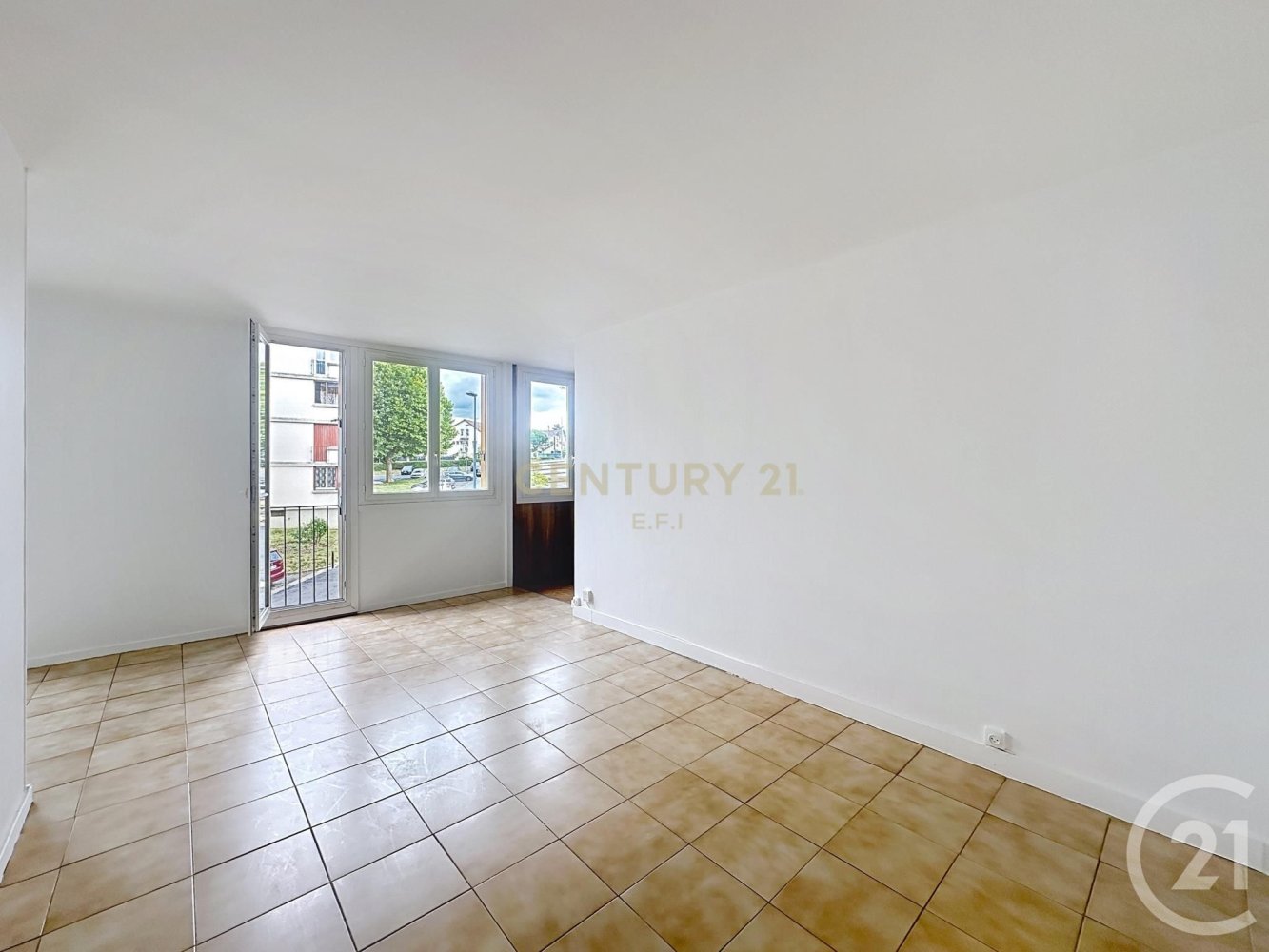 4 Schlafzimmer Wohnung in Noisy-le-Grand, France, Nr. 343748