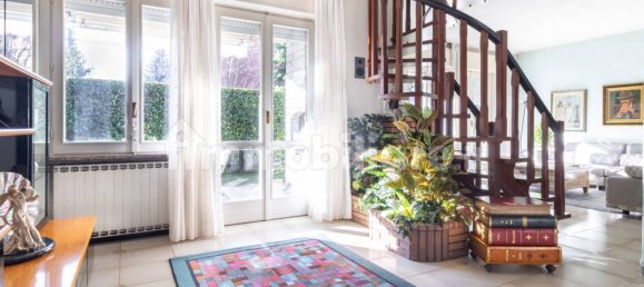 2 bedrooms Villa in Gallarate, Italy No. 191843 3