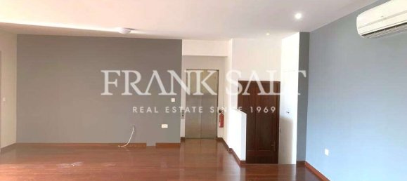 140m² Office in Birgu, Malta No. 13376 3