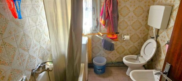 3 bedrooms Apartment in Guastalla, Italy No. 315979 6