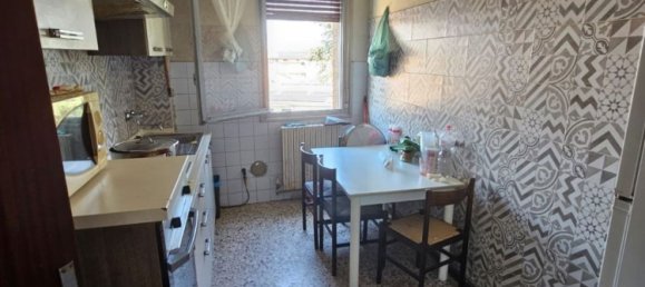 3 bedrooms Apartment in Guastalla, Italy No. 315979 4