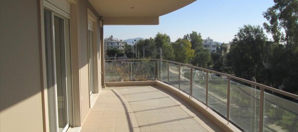 Недвижимость 190м² в Вула, Вари-Вула-Вулиагмени, Восточная Аттика, Аттика, Греция № 7445 3