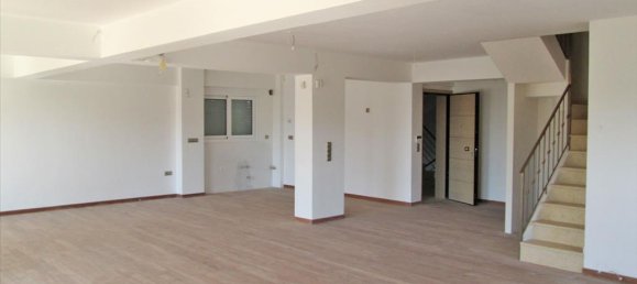 Недвижимость 190м² в Вула, Вари-Вула-Вулиагмени, Восточная Аттика, Аттика, Греция № 7445 4