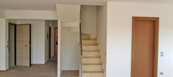 Недвижимость 190м² в Вула, Вари-Вула-Вулиагмени, Восточная Аттика, Аттика, Греция № 7445 5