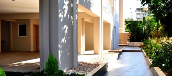 Недвижимость 190м² в Вула, Вари-Вула-Вулиагмени, Восточная Аттика, Аттика, Греция № 7445 2