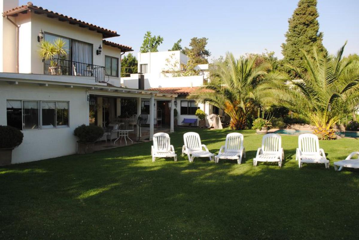 5 bedrooms House in Santiago, Chile No. 2635