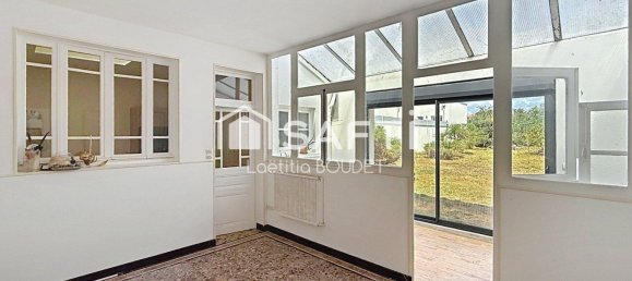 2 bedrooms House in Rochefort, France No. 336228 4