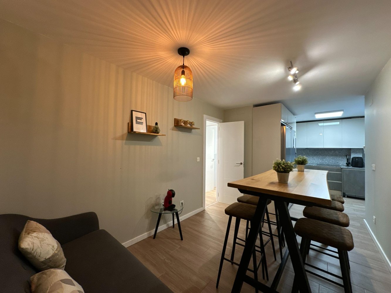 7 bedrooms Apartment in Zaragoza, Spain No. 168250