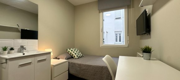 7 bedrooms Apartment in Zaragoza, Spain No. 168250 4