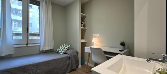 7 bedrooms Apartment in Zaragoza, Spain No. 168250 8