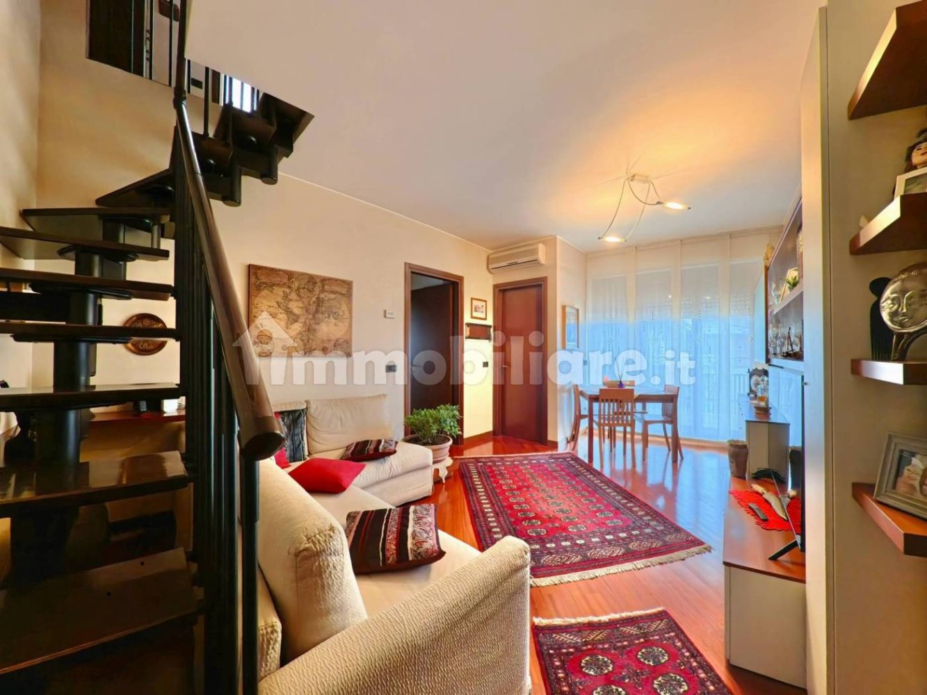 Пентхаус с 2 спальнями в Треццано суль Навильо, Италия № 350123