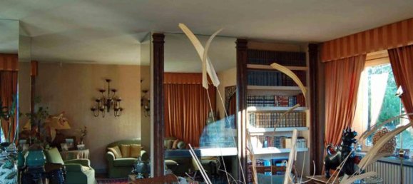 13 rooms House in Turin, Italy No. 45399 6