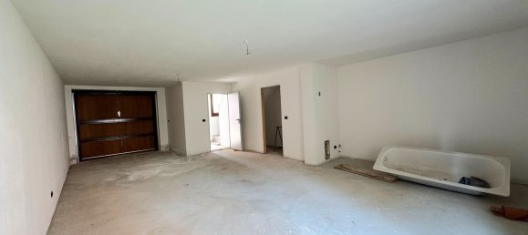 5 bedrooms House in Loiano, Italy No. 376776 6