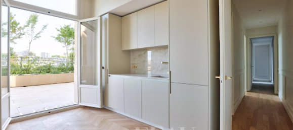 2 bedrooms Apartment in Paris, France No. 167888 8