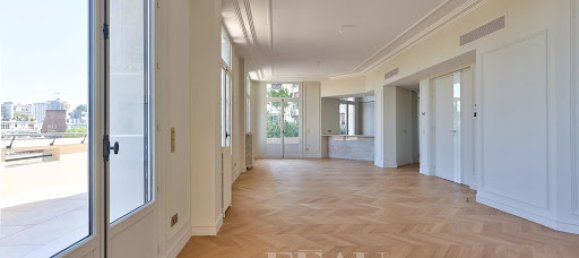 2 bedrooms Apartment in Paris, France No. 167888 5