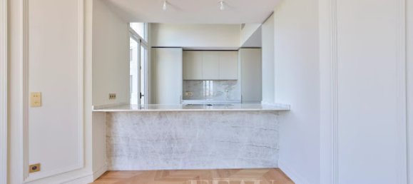 2 bedrooms Apartment in Paris, France No. 167888 6