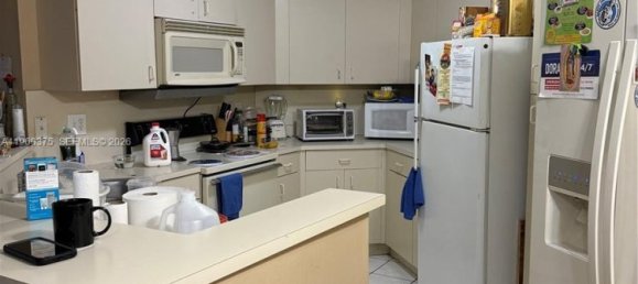 2 dormitorios propiedad comercial en venta en Miami, Miami-Dade, Florida, USA № 614391 2