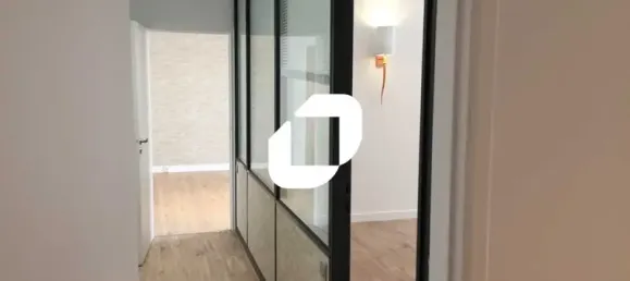 83m² Office in Versailles, France No. 302378 7