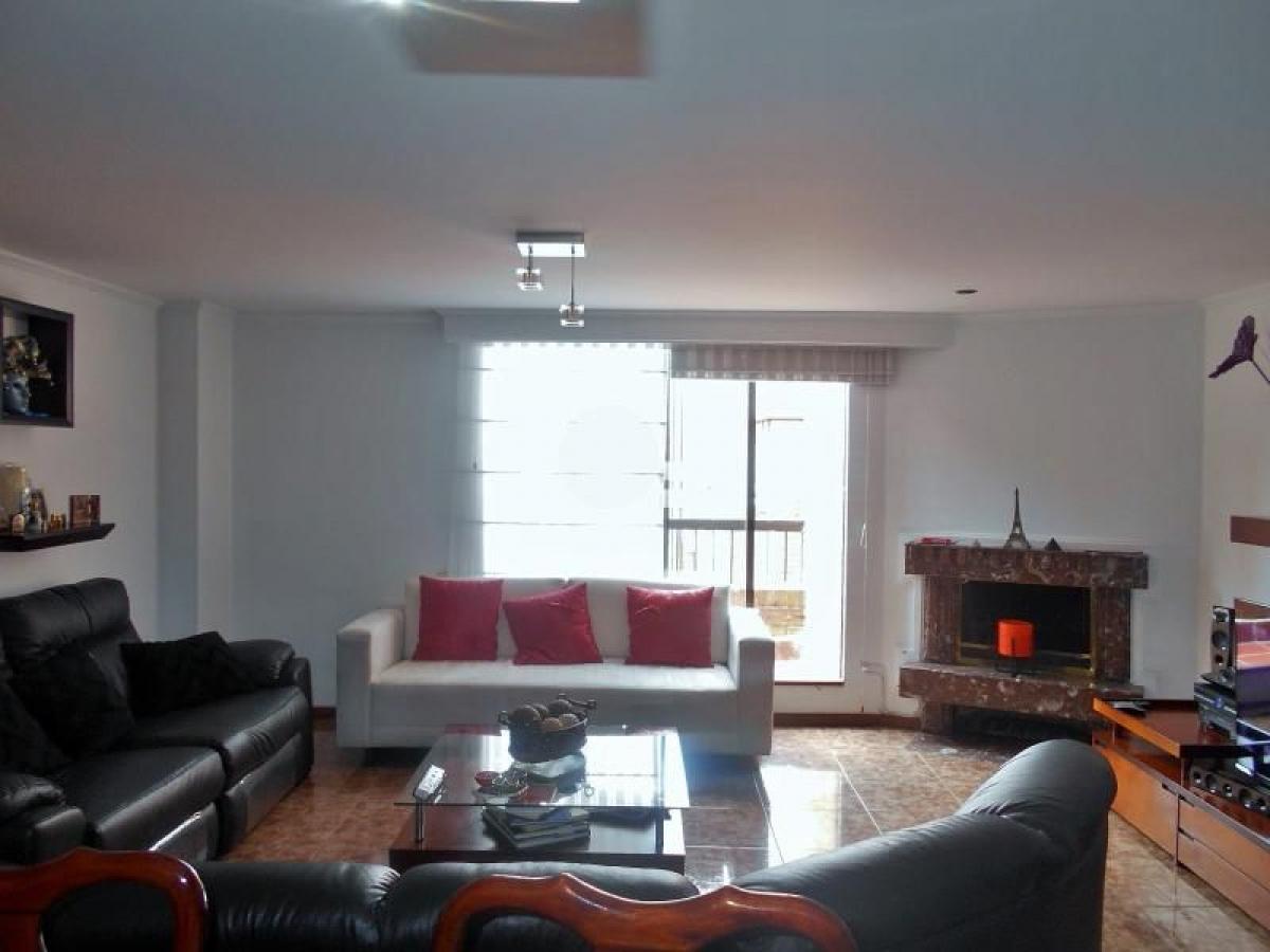 3 bedrooms House in Bogota, Colombia No. 11486