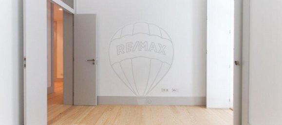 668m² Building in Lisbon, Portugal No. 59173 7