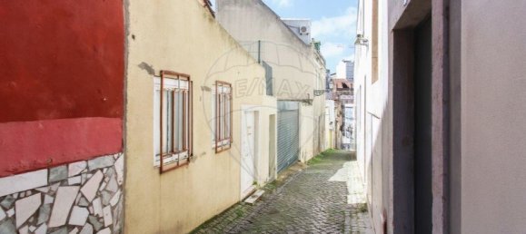 668m² Building in Lisbon, Portugal No. 59173 34