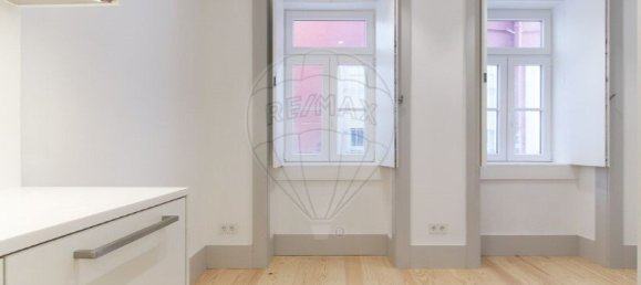 668m² Building in Lisbon, Portugal No. 59173 17