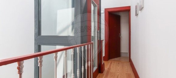 668m² Building in Lisbon, Portugal No. 59173 24