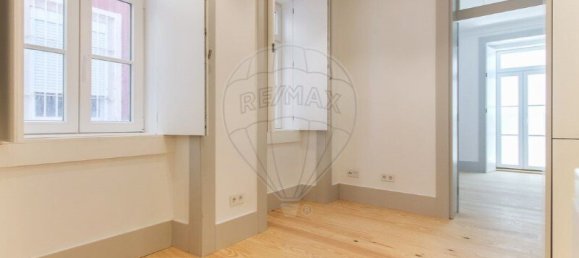 668m² Building in Lisbon, Portugal No. 59173 14