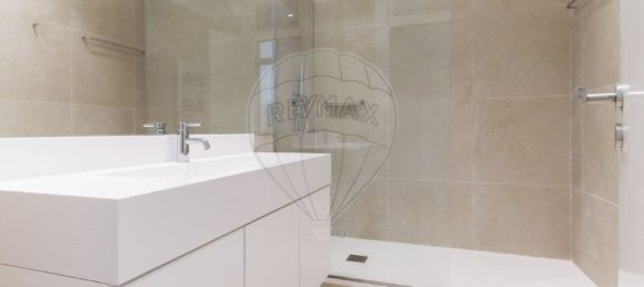 668m² Building in Lisbon, Portugal No. 59173 13