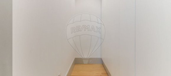 668m² Building in Lisbon, Portugal No. 59173 40