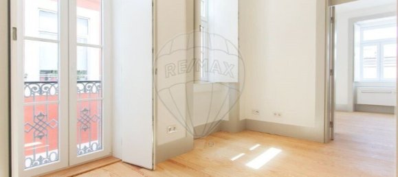 668m² Building in Lisbon, Portugal No. 59173 50