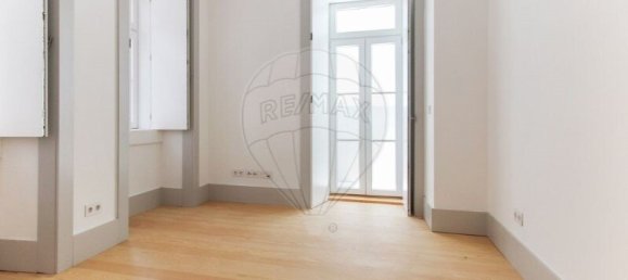 668m² Building in Lisbon, Portugal No. 59173 27