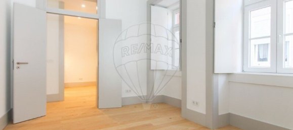 668m² Building in Lisbon, Portugal No. 59173 3