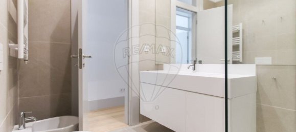 668m² Building in Lisbon, Portugal No. 59173 12