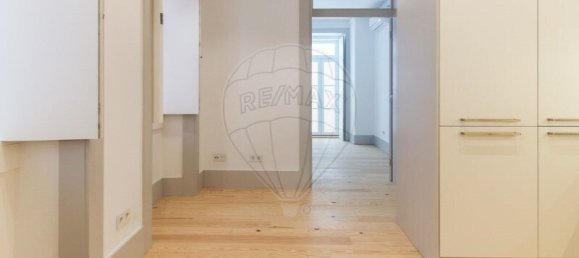 668m² Building in Lisbon, Portugal No. 59173 18